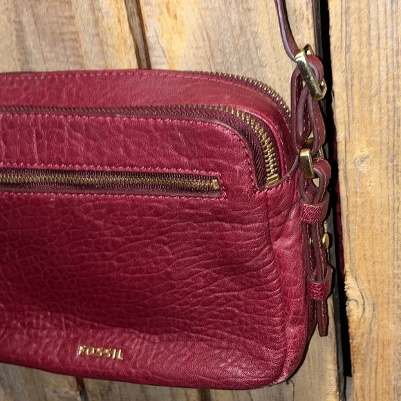 Fossil Red Leather Shoulder Bag - Picture 8 of 9